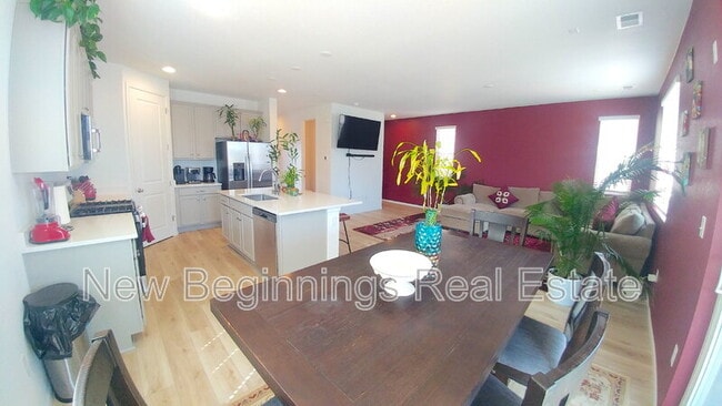 Building Photo - 16487 Mountain Flax Dr