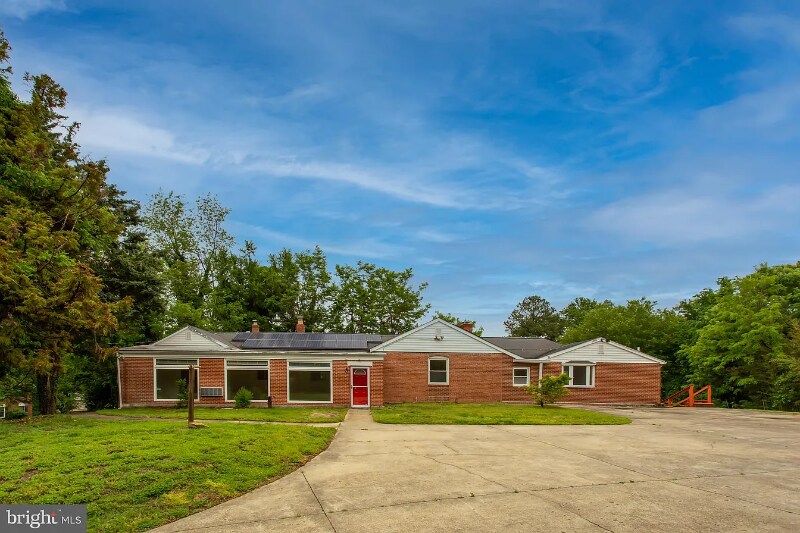 Building Photo - 301 Loureiro Ln