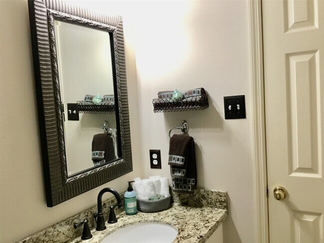 Building Photo - 3 N Spiral Vine Cir