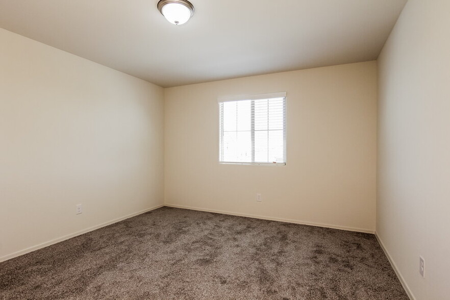 Building Photo - 24398 W Flores Dr