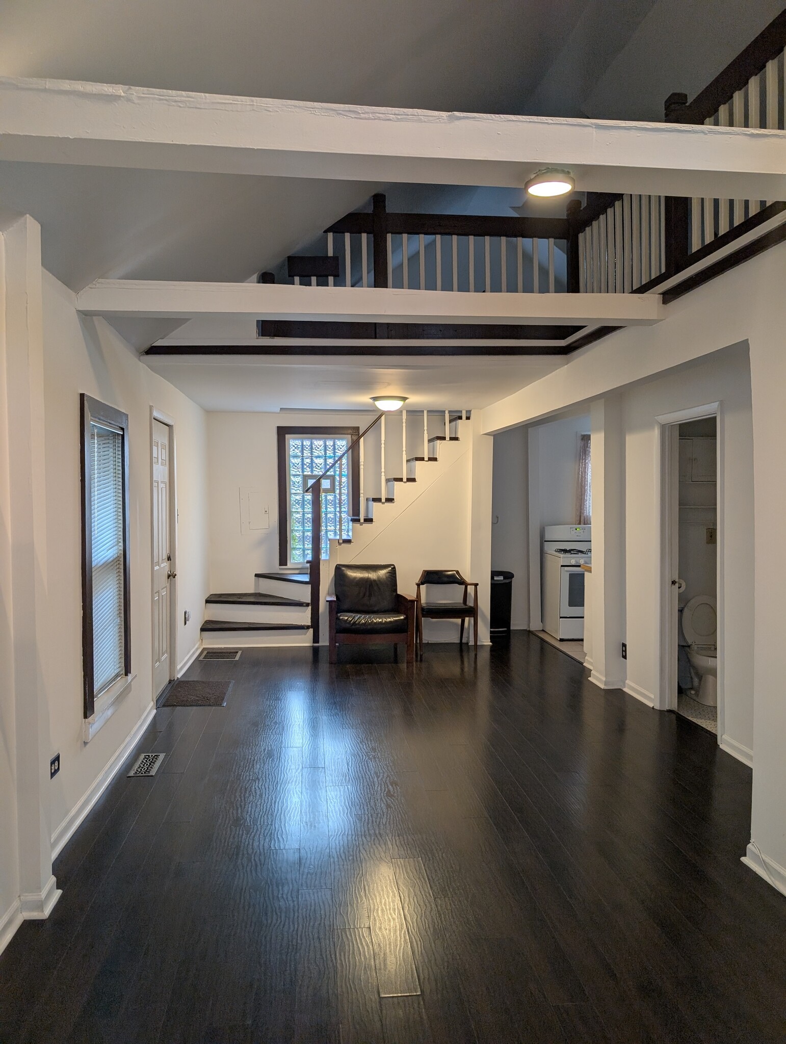 Living Space - 1720 S Clinton St