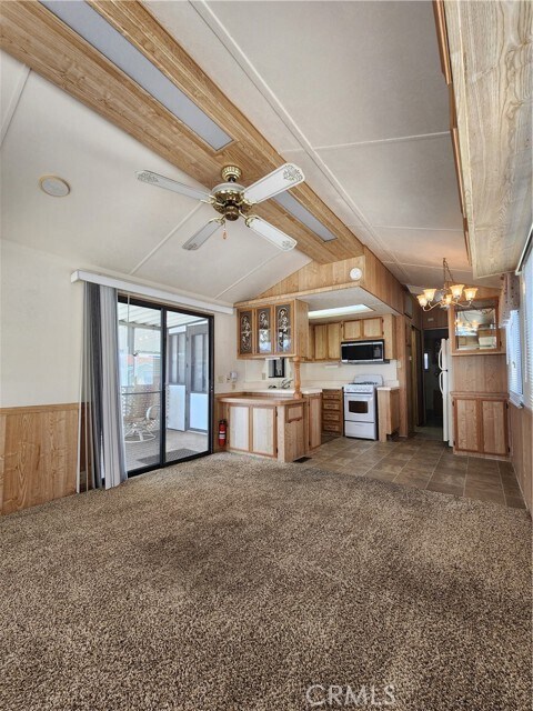 Building Photo - 1295 S Cawston Ave