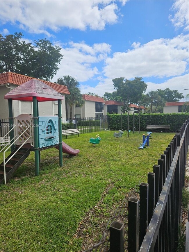 Building Photo - 9846 Hammocks Blvd