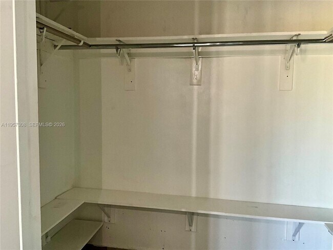 Building Photo - 1910 W 56th St