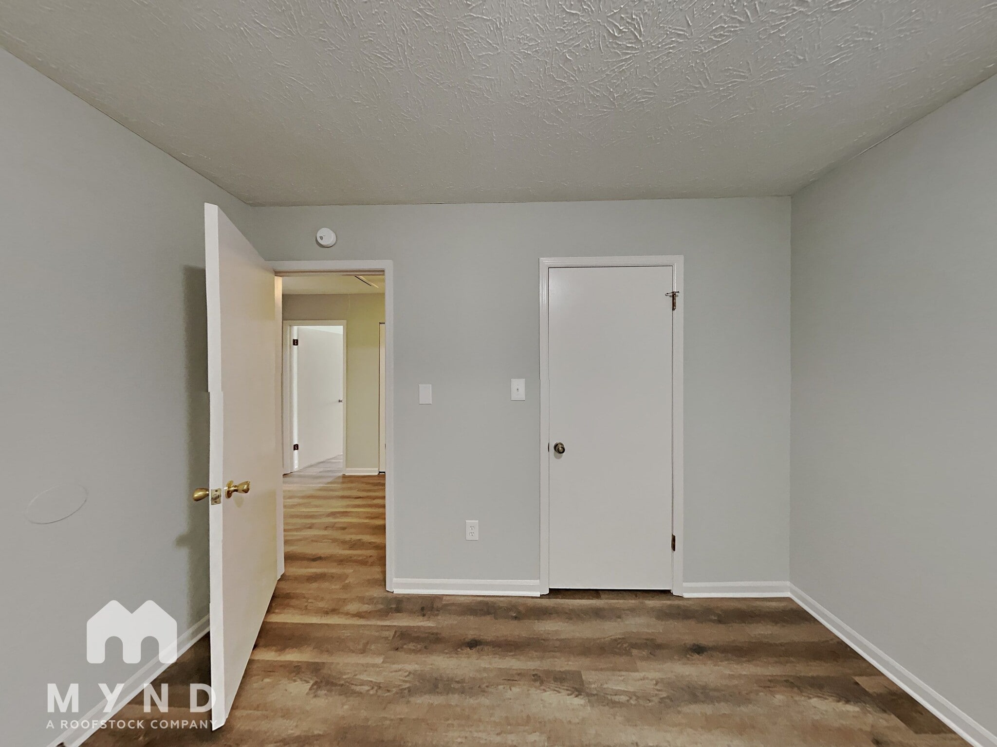 Building Photo - 947 Mainstreet Lake Dr