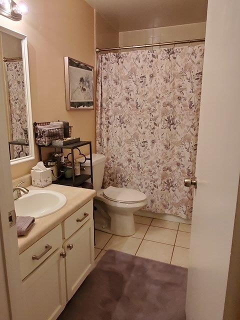 Guest bathroom (Jack & Jill) - 2174 Woodbridge Rd