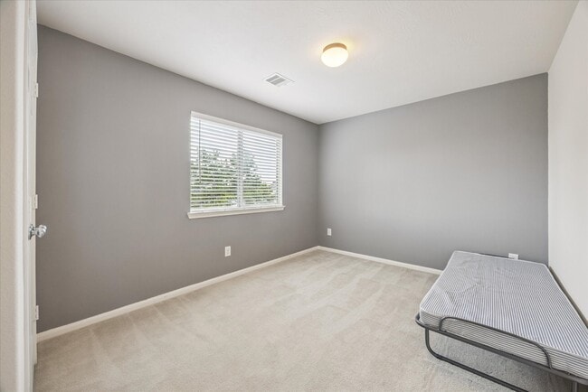 Building Photo - 6538 Wilshire Fern