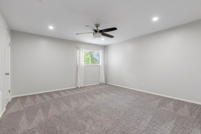 Building Photo - 4010 Briar St