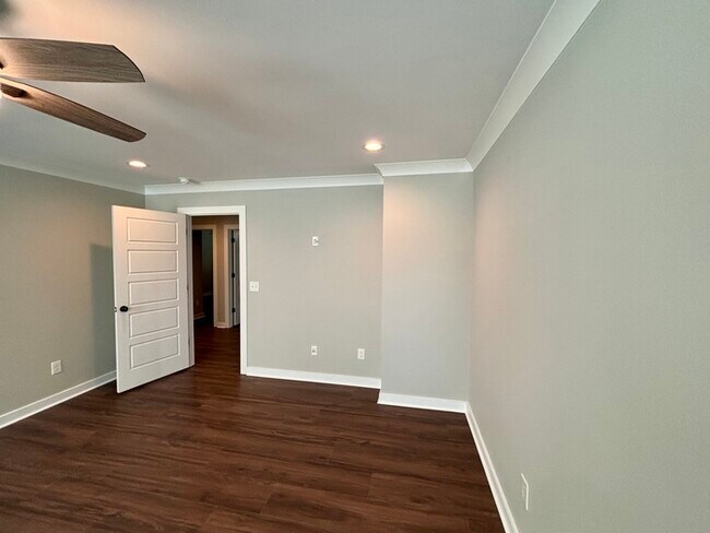 Building Photo - 510 Marlboro Ave