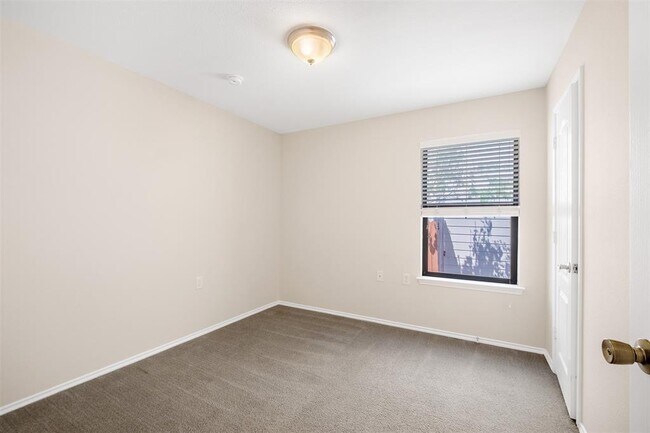 Building Photo - 6905 Derby Downs Dr