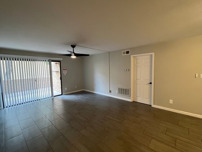 Building Photo - 2 Bedroom Condo in the Scottsdale Terrace Condominiums Community Near N Pima Rd and E Indian Scho...