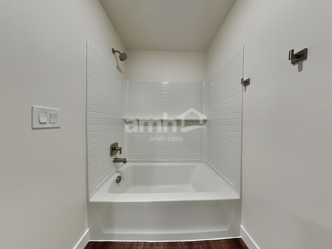 Building Photo - 8011 Katriel Ct SW