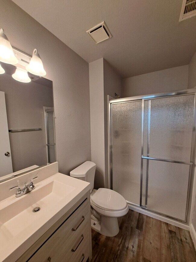 Building Photo - 3302 W Shields Ave