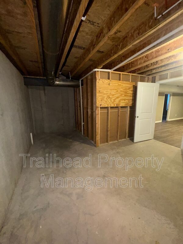 Building Photo - 603 Hillcrest St