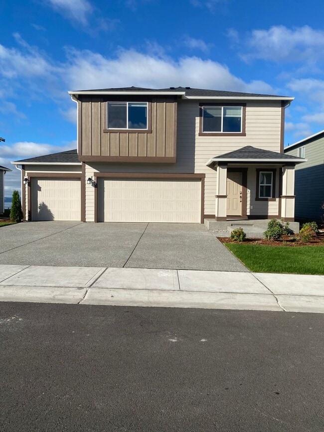 Building Photo - Brand New Home with Fantastic Views in Belfair.