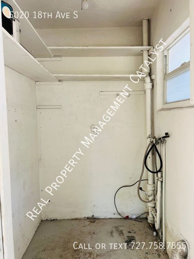 Building Photo - 5020 18th Ave S