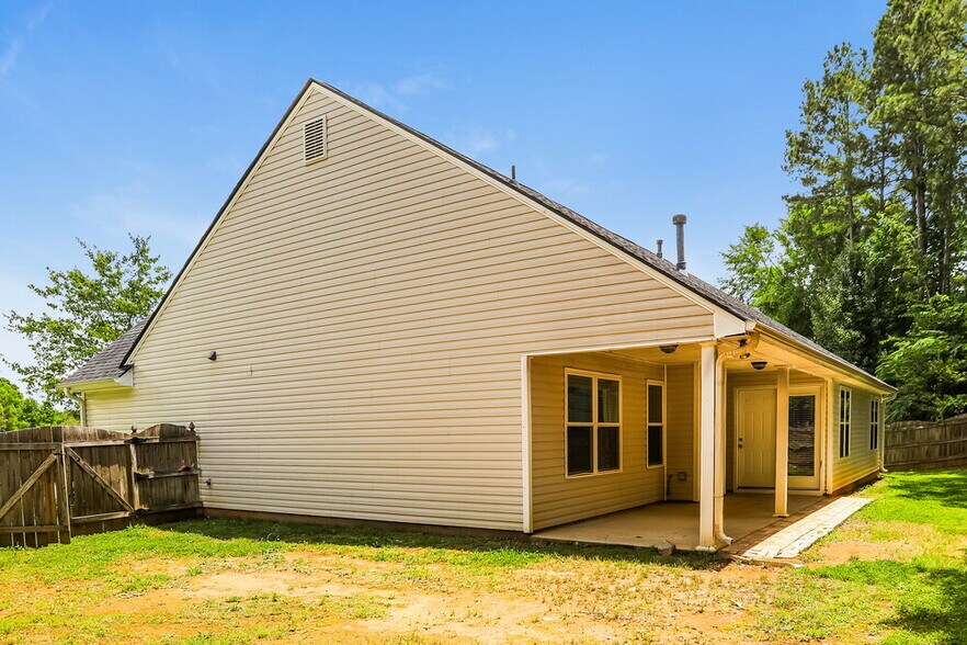 Building Photo - 225 Comet Ct