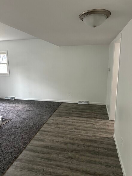 Building Photo - 1424 18th Ave