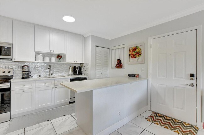 Building Photo - 588 Trace Cir