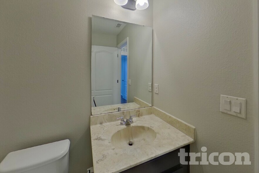Building Photo - 509 Kestrel Dr