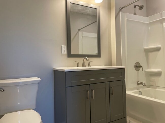 Building Photo - Unit for Rent