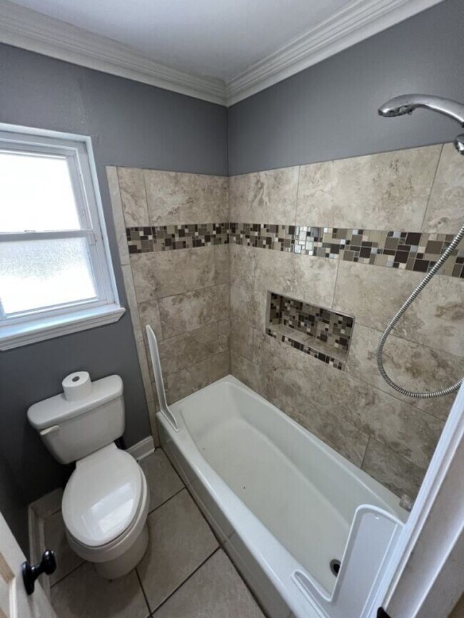 Building Photo - Spacious 5BR Home in Avalon – Dual Master Suites + Modern Updates!