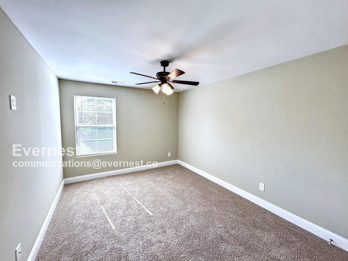 Building Photo - 708 Black Colt Dr