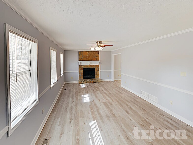 Building Photo - 3626 Whitfield Way