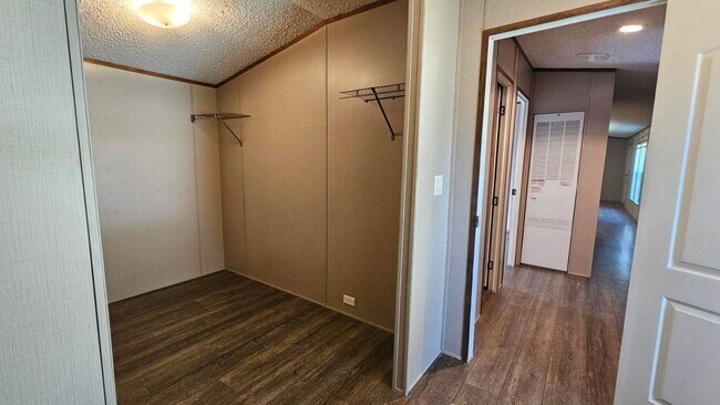 Building Photo - 2201 S Anna St