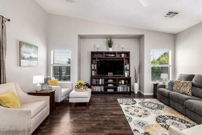 Building Photo - 42422 W Bravo Dr