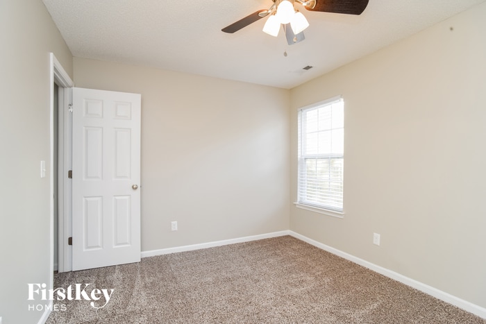 Building Photo - 4033 Cascade Dr