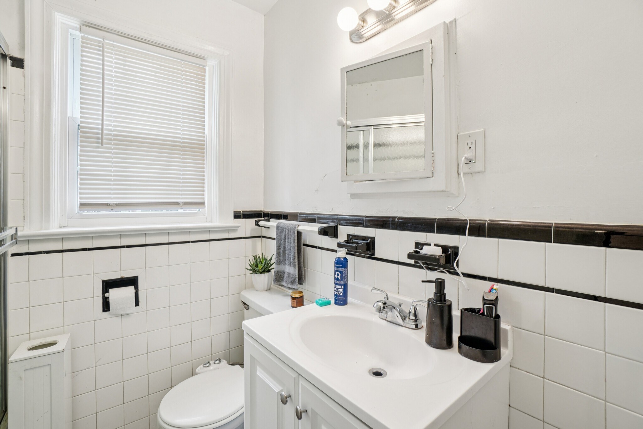 Building Photo - 7003 Dartmouth Ave