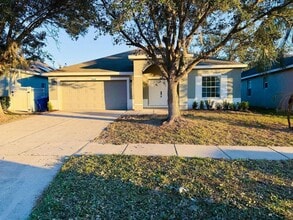Building Photo - 2958 White Cedar Cir