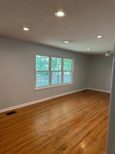 Building Photo - 20 Cindy Cir
