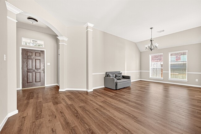 Building Photo - 22523 Cascade Springs Dr