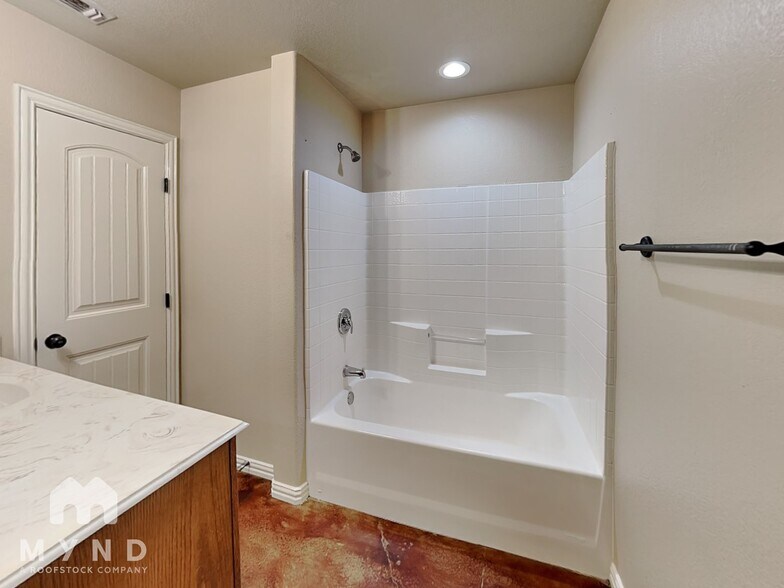 Building Photo - 102 Jolin Ln