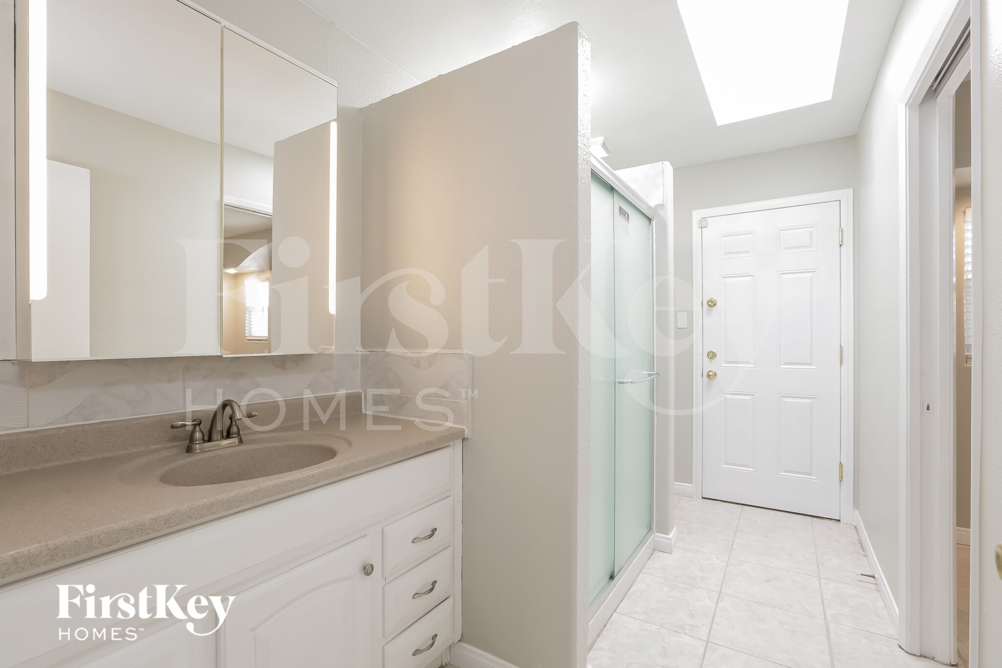 Building Photo - 825 Antigua St