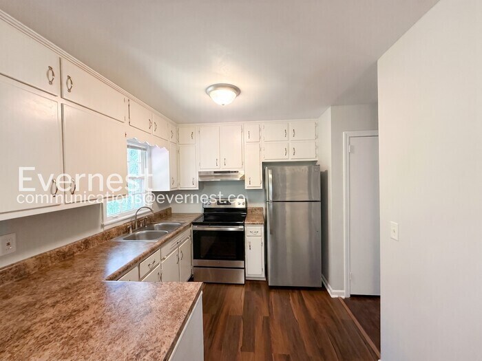 Building Photo - 605 71st St S