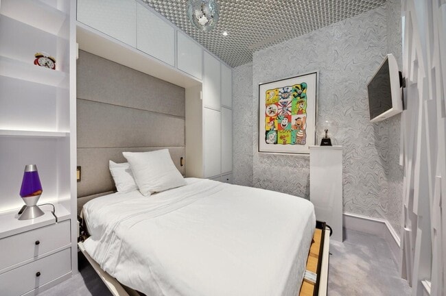 Building Photo - 150 Bradley Pl