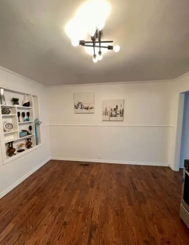 Building Photo - Updated 2-Bed, 1-Bath in Tulsa!