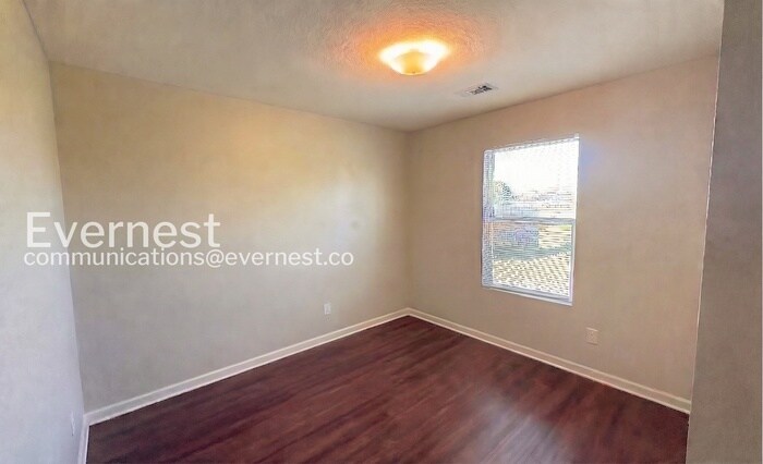 Building Photo - 183 Cloverbrook Dr