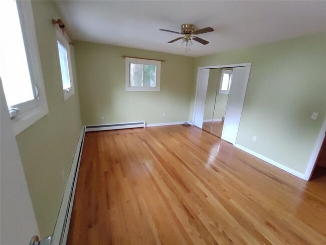 Building Photo - 2432 Rhonda Dr