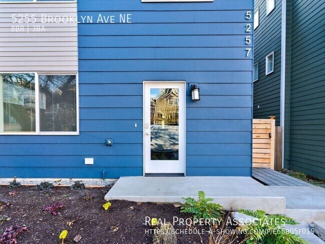 Building Photo - 5255 Brooklyn Ave NE