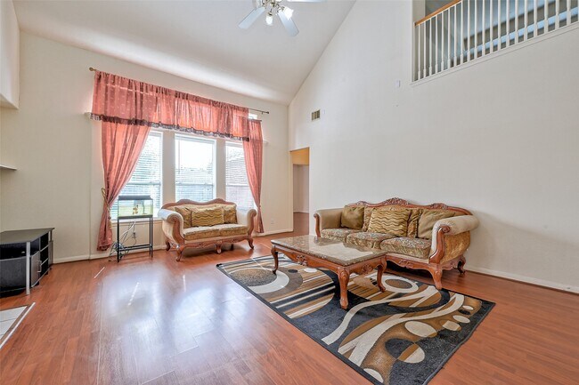 Building Photo - 6806 Rhodes Ct