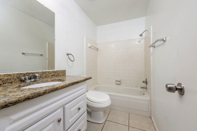 Building Photo - 11110 Grassyglen Dr