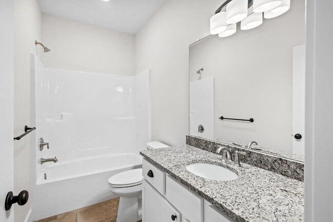 Building Photo - Luxury Rental!