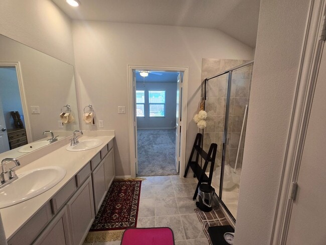 Building Photo - Fantastic in Fate!