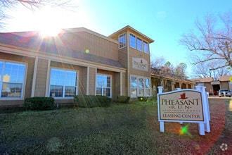 Building Photo - Pheasant Run