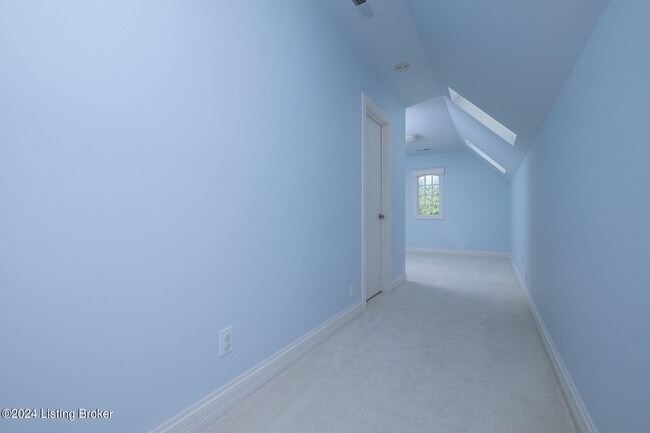 Building Photo - 3003 Glenhill Ct