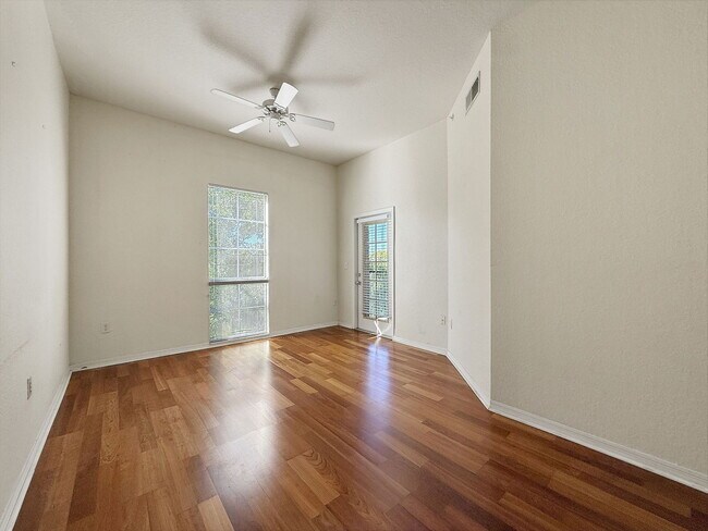 Building Photo - 402 S Armenia Ave